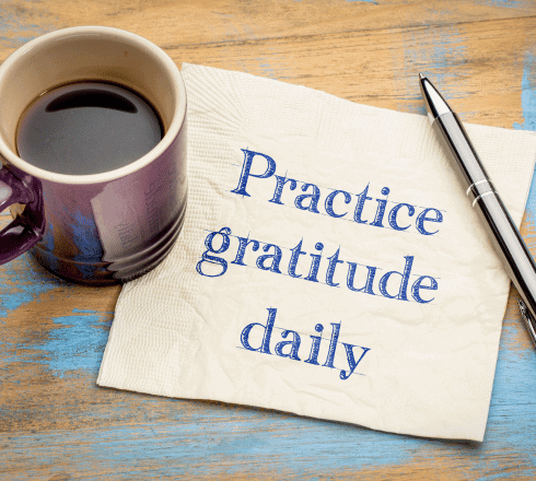 Note saying practice gratitude daily